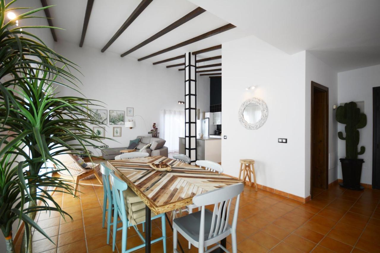 Beautiful Spacious Villa With Private Heated Pool In Лахарес Екстер'єр фото