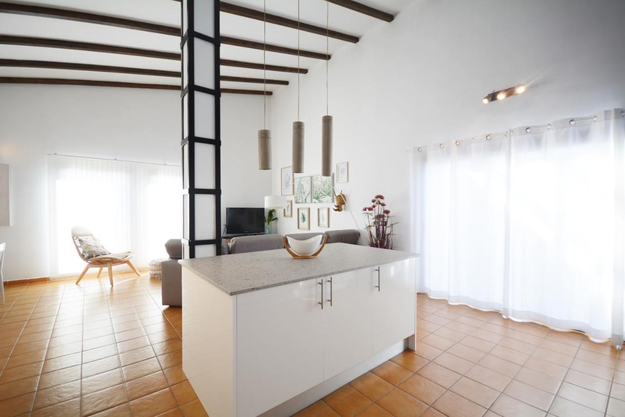 Beautiful Spacious Villa With Private Heated Pool In Лахарес Екстер'єр фото