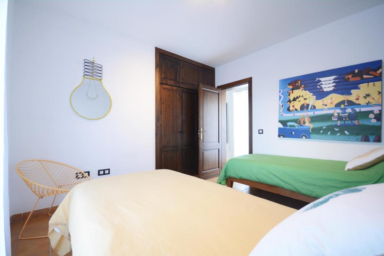 Beautiful Spacious Villa With Private Heated Pool In Лахарес Екстер'єр фото