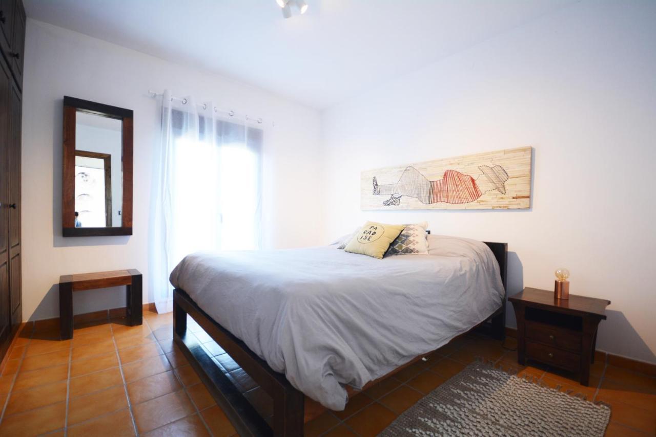 Beautiful Spacious Villa With Private Heated Pool In Лахарес Екстер'єр фото